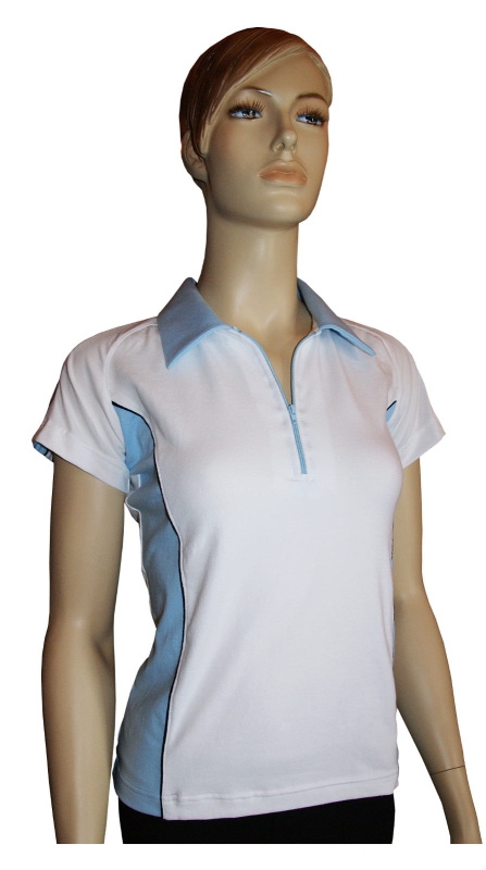 Koszulka polo damska biała fason VKPd-9 z niebieskimi wstawkami po bokach i na ramieniu oraz rękawku, niebieski kołnierzyk, koszulka polo zapinana na zamek 1/3, delikatnie taliowana, ozdobiona kontrastową wypustką.jpg