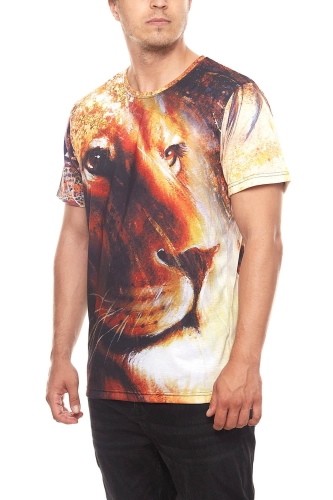 Model w koszulce z nadrukiem  Lwa 0006, fason koszulki VKT-1, krótki rękaw, nadruk głowa lwa, przód i tył taki sam nadruk.jpg