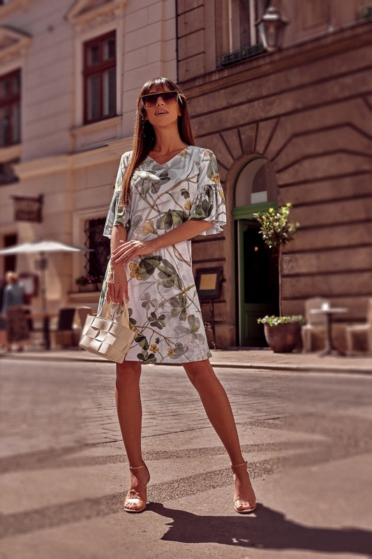 Sukienka letnia biała w liście Koniczyna 1024 Ventus.jpg