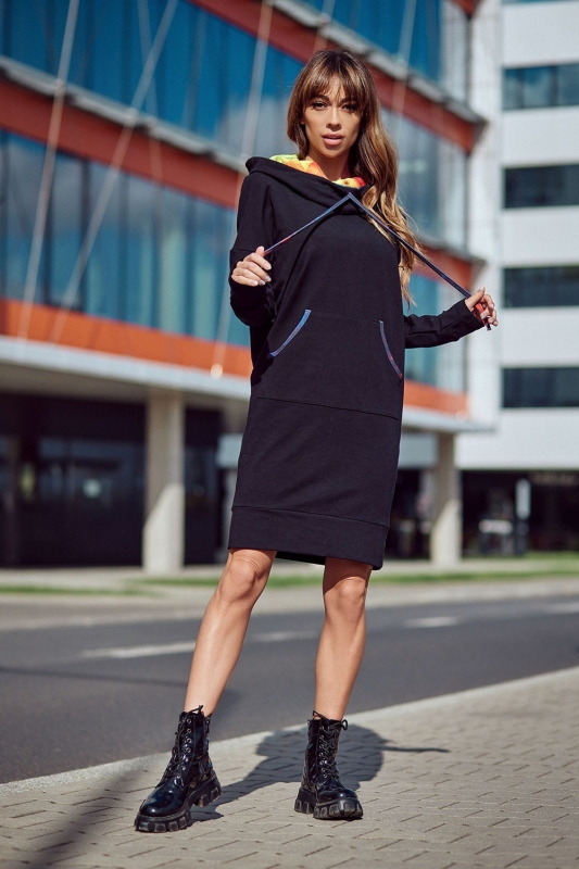 Sukienka dresowa czarna z kapturem Ventus.jpg
