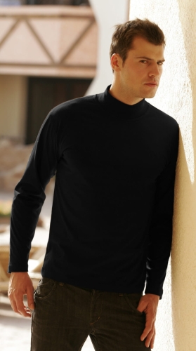 Model w półgolfie czarnym, długi rękaw, koszulka bawełniana, fason VKDRm-6.jpg