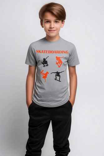 Chłopiec w koszulce t-shirt szarej Skateboarding fason VKTJ-1A Ventus.jpg