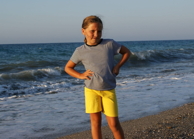 Koszulka z krótkim rękawem dziecięca żeglarska, marynarska, w wąskie paski biało-granatowe, fason unisex, koszulka bawełniana, fason VKT-49.JPG