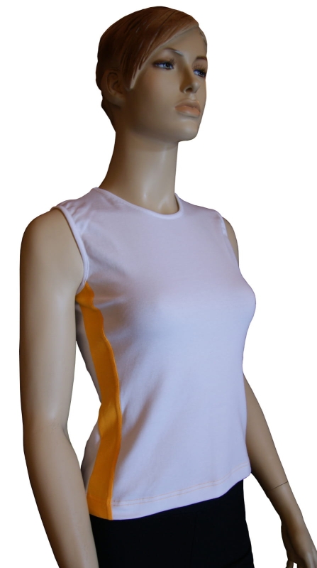Tank top damski fason VKD-12, biały z żółtymi wstawkami po bokach, modelującymi sylwetkę, delikatnie taliowany.jpg